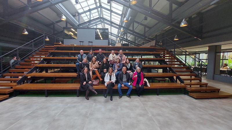 Associados registram a visita na arena de eventos localizada no centro do Instituto Caldeira