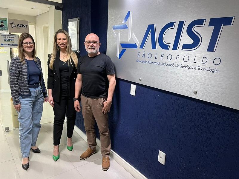 Maiara Fangueiro, Fabiana Sousa e Rogério Daniel da Silva