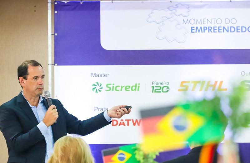 Cleomar Prunzel, presidente da Câmara Brasil-Alemanha RS, palestrou nesta quinta-feira, 27