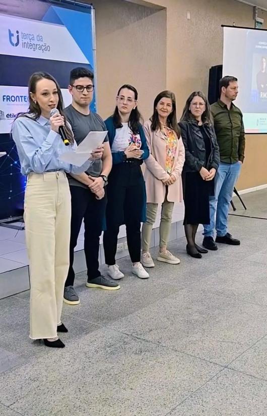 Coordenadora do Núcleo de Jovens Empresários, Isadora Pavoni, saudou os participantes