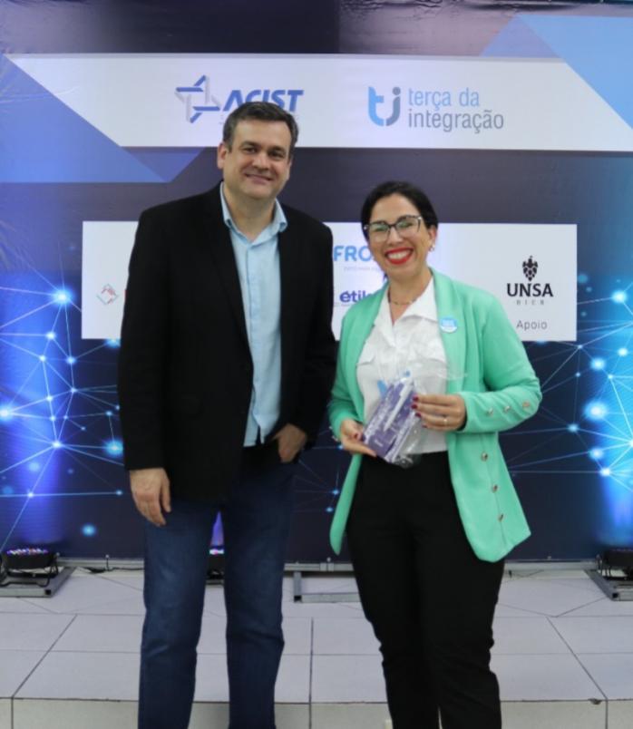 Daniel Klafke e a nova associada, Paula Campos