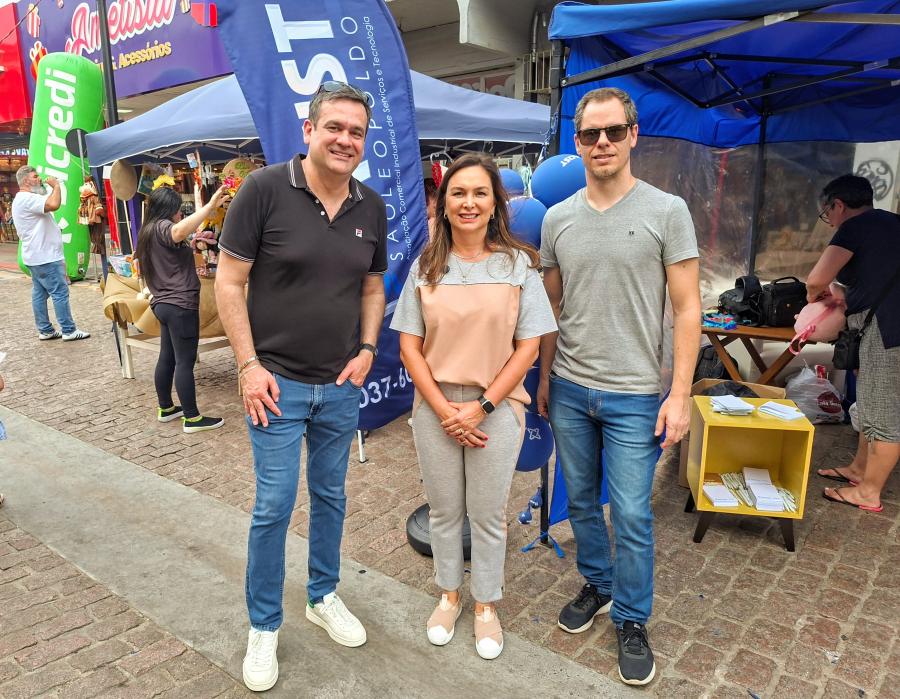 Daniel Klafke, Regina Caetano e Felipe Feldmann