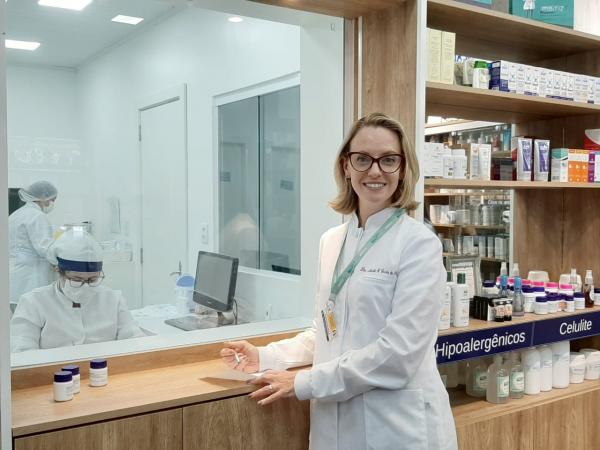 Marília Garcez Corrêa da Silva, Diretora e Farmacêutica