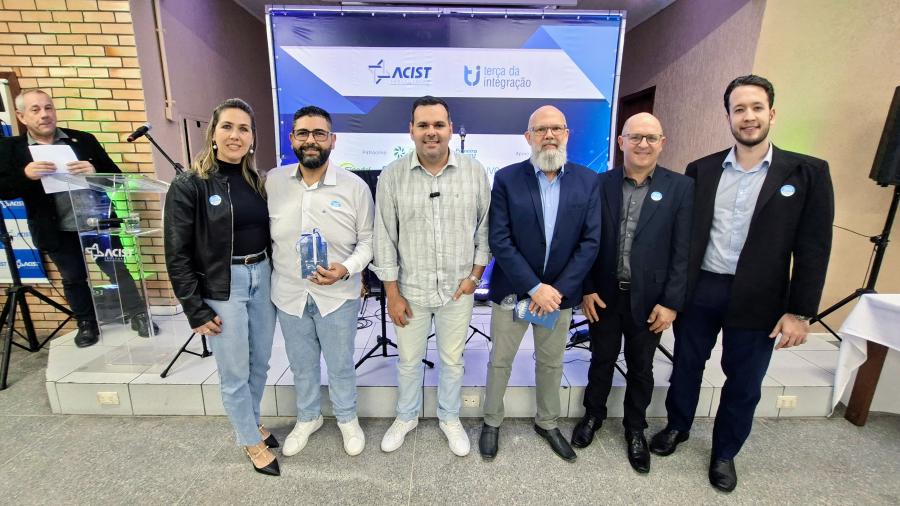Novos associados com o presidente da ACIST-SL