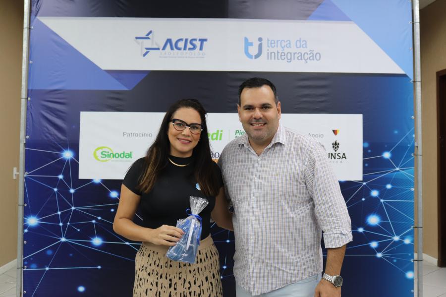 Representante da Revista São Léo