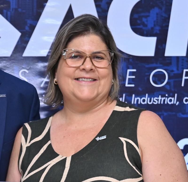 Roselena Ribeiro Knach