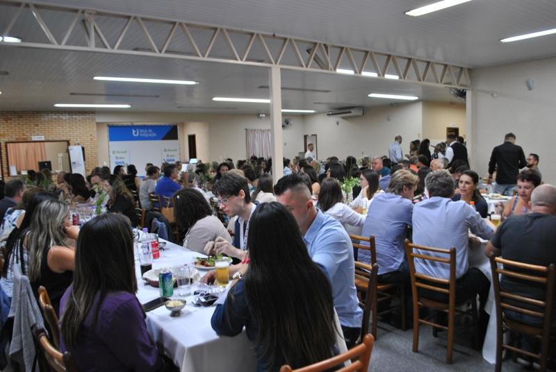 Sede social com lotação máxima na Terça da Integração de março
