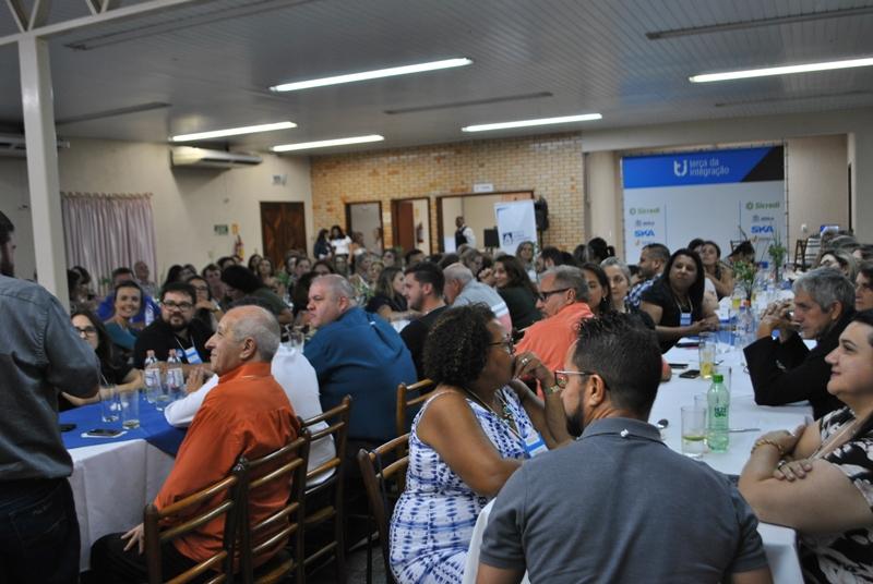 Sede social com lotação máxima na Terça da Integração de março